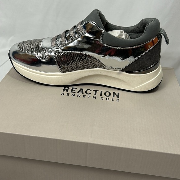 Kenneth Cole Reaction Women's Women's Christal Sneaker, Grey Size 7 New in Box - Picture 5 of 6